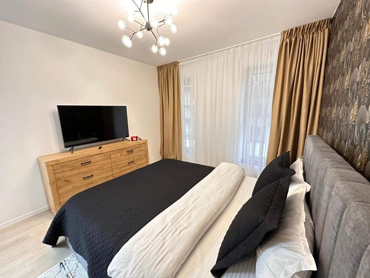 Urban Luxury Flats - Cozy Apartments At Coresi Mall #Брашов Екстер'єр фото