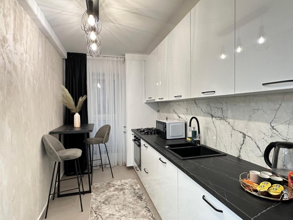 Urban Luxury Flats - Cozy Apartments At Coresi Mall #Брашов Екстер'єр фото